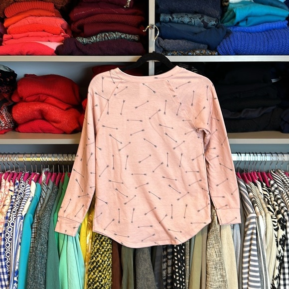 No Boundaries pink with gray arrows long sleeve crew neck t shirt size XS - Picture 3 of 3